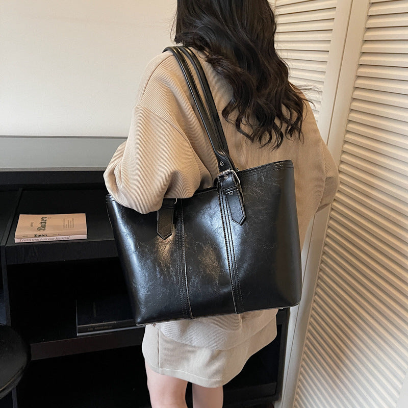 Oil Wax Leather Large Capacity Tote Bag with Buckle Detail