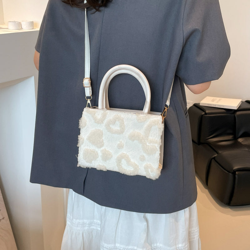 Fluffy Heart Texture Mini Handbag